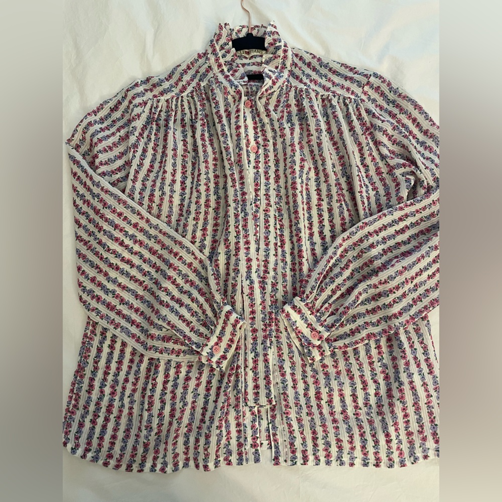 Cute Floral Top, Size Small, Good Condition - Picture 2 of 4